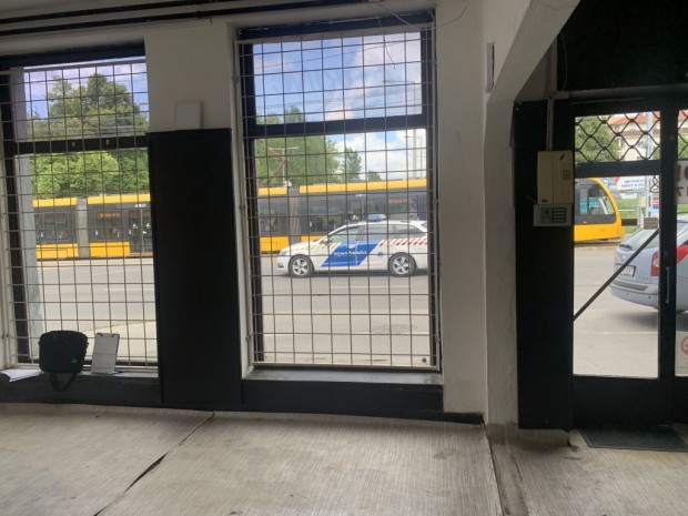 XVIII. Kerület, Üllői út utca, 160 m2-es, üzlethelyiség utcai