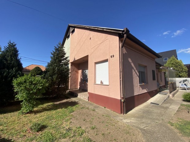 XVII. Ker�let, Napl�s �t, 70 m2-es, ikerh�z, 3 szob�s, j� �llapot�