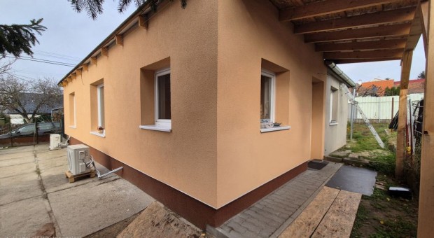 XVII. Ker�let, Pesti utca, 46 m2-es, h�zr�sz, 2 szob�s, fel�j�tott /