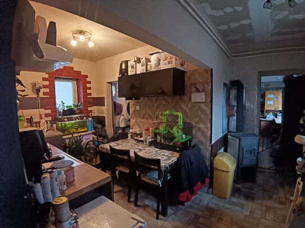 XVII. Ker�let, Sz�nth� G. utca, 66 m2-es, csal�di h�z, 2 szob�s