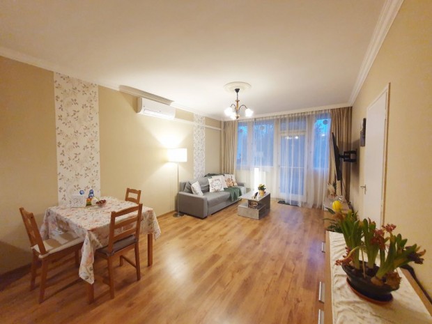 XVI. Ker�let, J�kai Lak�telep csendes r�sz�n, 48 m2-es, t�rsash�zi