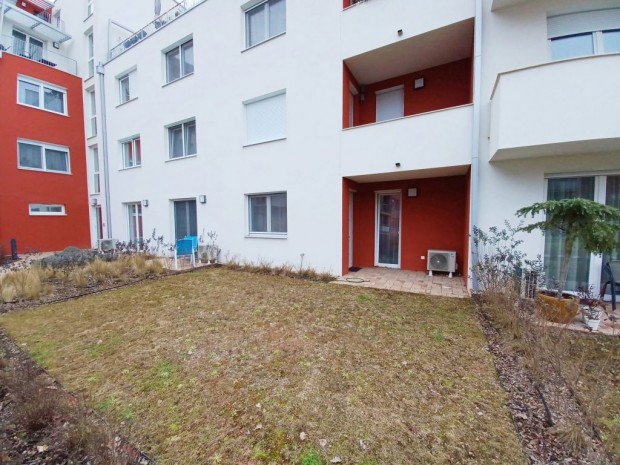 XVI. Ker�let, Z�ldmez� Lak�park, �jszer�, Nyitra utca, 55 m2-es,