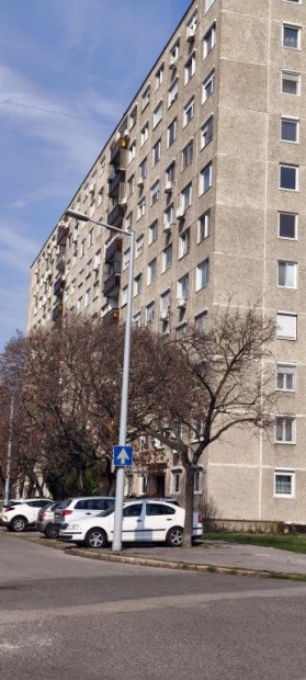 XV. Ker�let, Dr�gelyv�r utca, 71 m2-es, t�rsash�zi lak�s, 3 szob�s