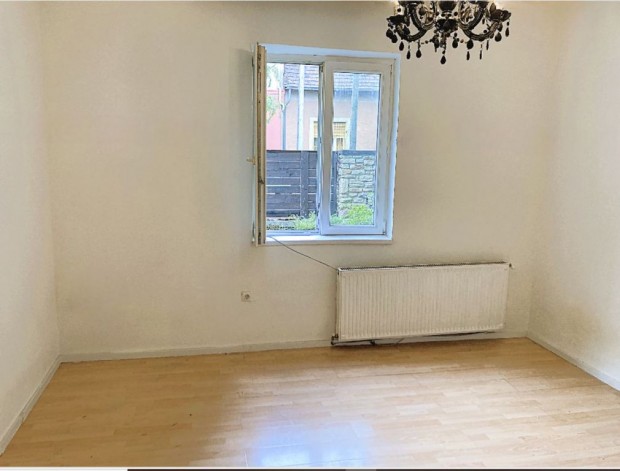 XV. Ker�let, Klapka Gy�rgy utca, 28 m2-es, h�zr�sz, 1 szob�s, j�
