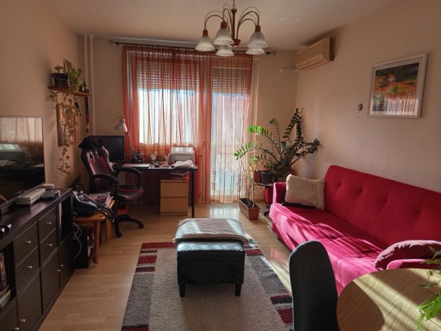 XV. Ker�let, P�skomliget utca, 70 m2-es, t�rsash�zi lak�s, 2+1 szob�s