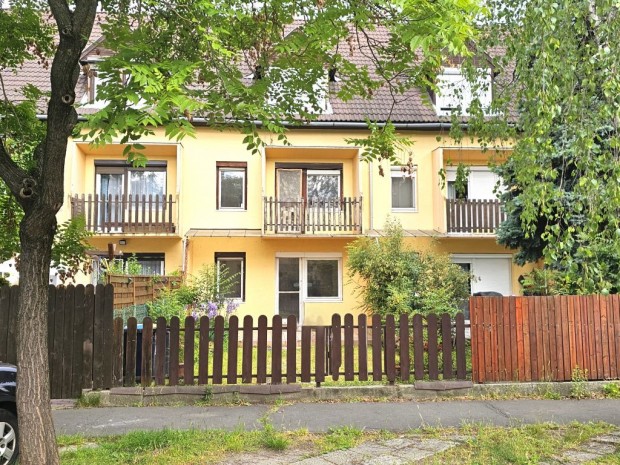 XV. Kerület, Szlacsányi Ferenc utca, 121 m2-es, 2 generációs, sorház