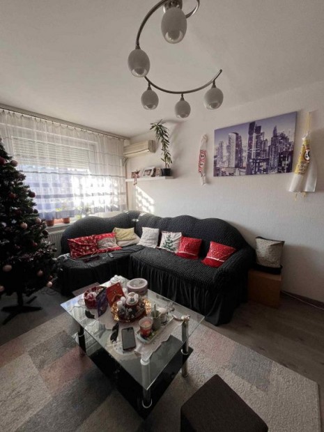 XV. Ker�let, Zs�kav�r utca, 47 m2-es, t�rsash�zi lak�s, 2 szob�s