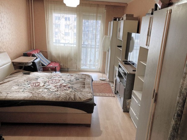 XV. Ker�let, Zs�kav�r utca, 70 m2-es, t�rsash�zi lak�s, 3 szob�s