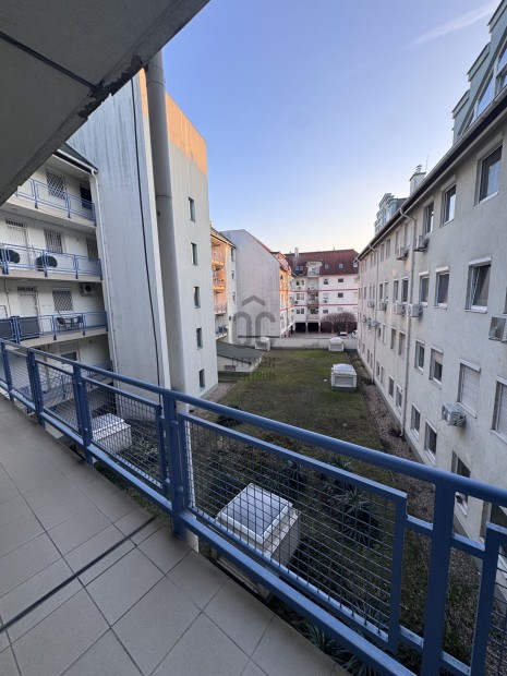 XV. ker�leti elad� t�gla t�rsash�zi lak�s