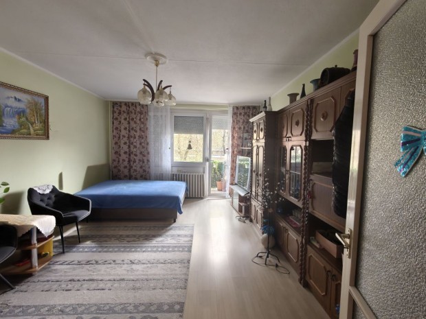 XXI. Ker�let, Kossuth Lajos utca, 35 m2-es, t�rsash�zi lak�s, 1 szob�s