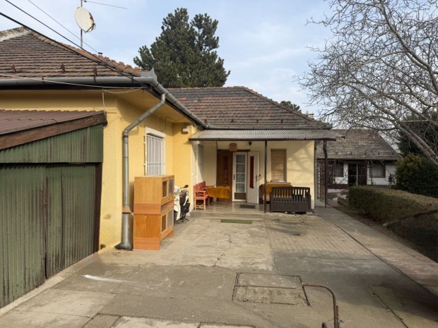 XXI. Ker�let, R�k�czi t�r, 81 m2-es, 2 gener�ci�s, csal�di h�z