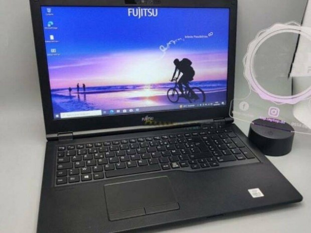 XXL vlasztk XS rak: Fujitsu Lifebook E5510 - Dr-PC.hu