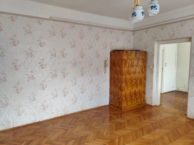 XX. Ker�let, Erd�lyi utca, 68 m2-es, csal�di h�z, 2 szob�s, �tlagos