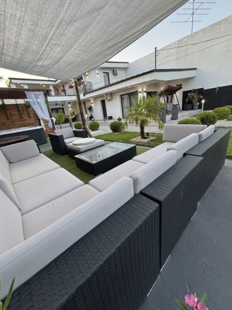 XX. Ker�let, K�tgener�ci�s, 195 m2-es, csal�di h�z, 4 szob�s