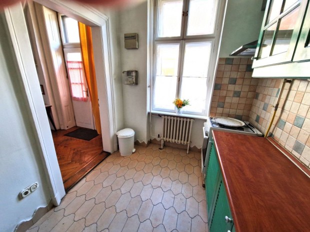 X. Kerület, Füzér utca, 119 m2-es, 1. emeleti, társasházi lakás