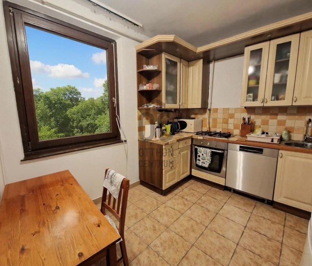 X. ker�leti elad� panel t�rsash�zi lak�s