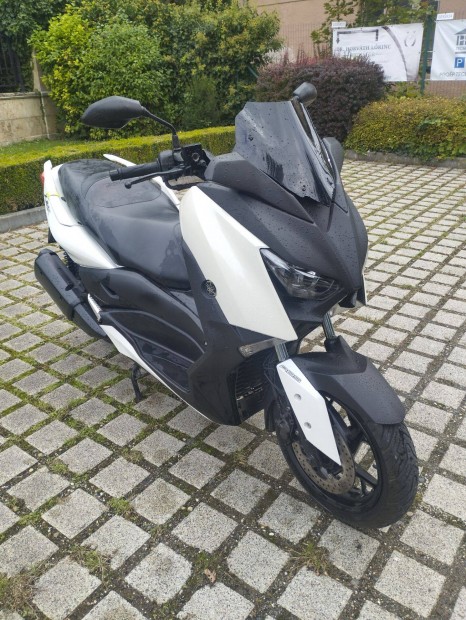 X max300 Robogó