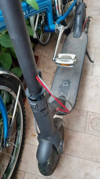 Xaomi elektromos roller nagy nyomat�k�