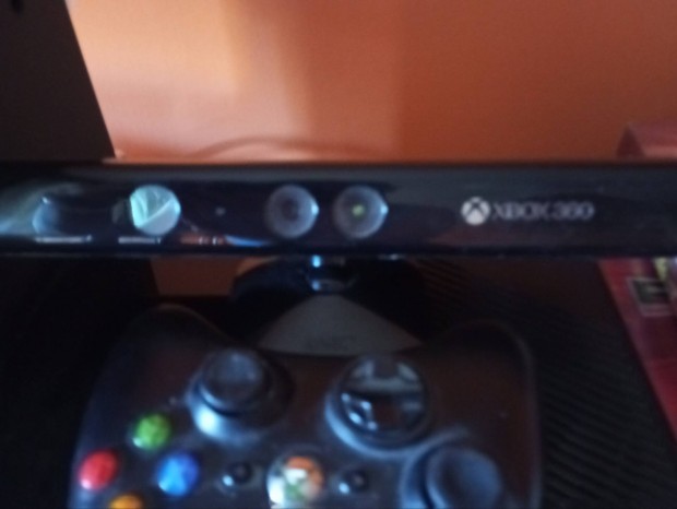 Xbox360 E + Kinekt srgsen elad