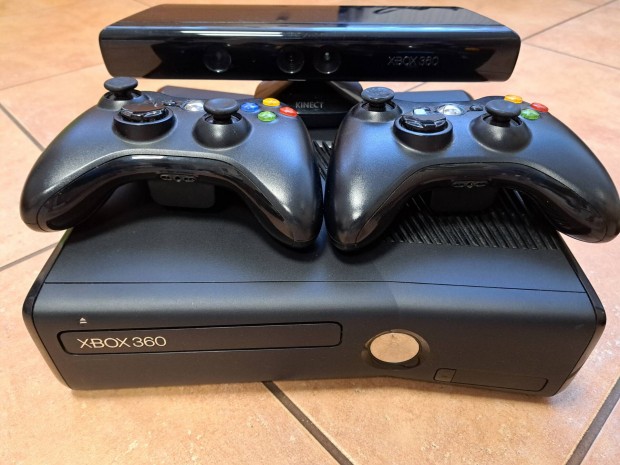 Xbox 360 250GB Slim Rgh, kinect, 2 vezetknlkli kontroller, jtkok 