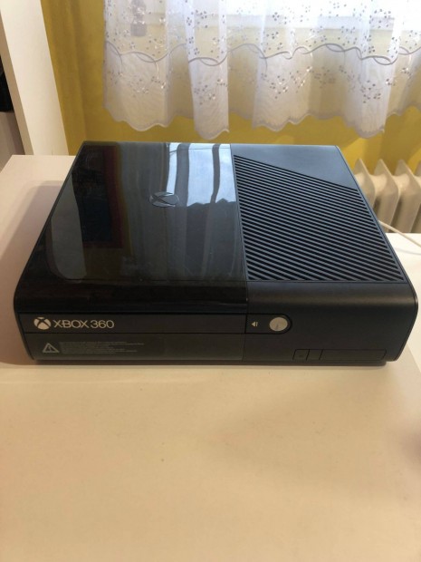 Xbox 360 250GB-os j llapotban elad