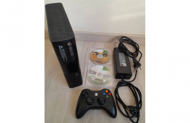 Xbox 360 500 GB E konzol + vezetk nlkli kontroller + 20 jtk