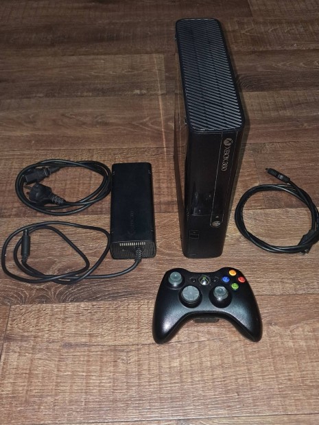 Xbox 360 E 250GB