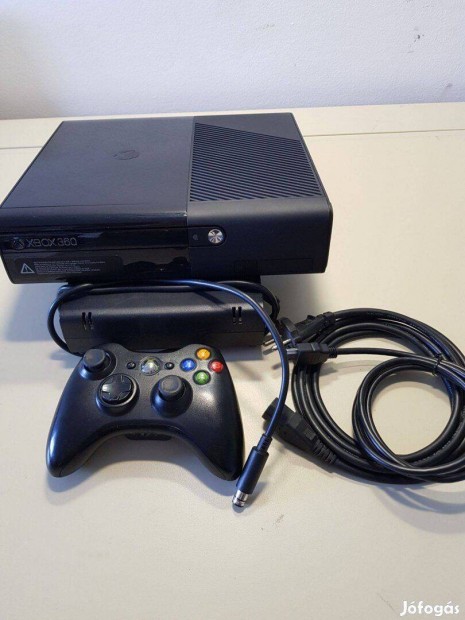 Xbox 360 E 250GB (2013.08.21.) + fehr vezetkes kontroller