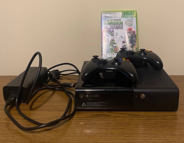 Xbox 360 E 4GB