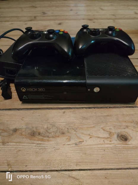 Xbox 360 E 500 GB konzol + 2 kontroller