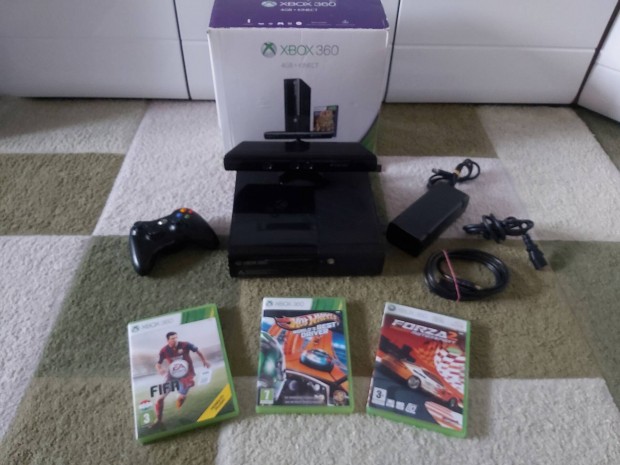 Xbox 360 E Slim 250GB Kinect Szenzorral Játékokkal Dobozában