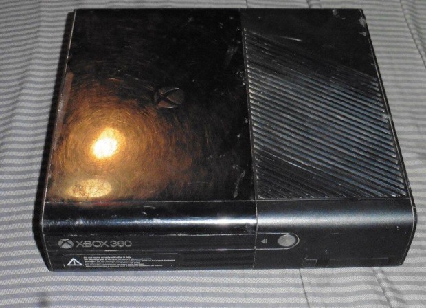 Xbox 360 E Slim gép, hibás, piros Ledes, 0101 hibakóddal