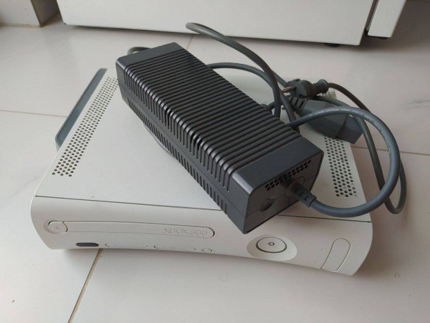 Xbox 360 Far jtkgp konzol 175W-os tppal 60GB winchesterrel Hibs