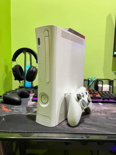 Xbox 360 Fat White Edition