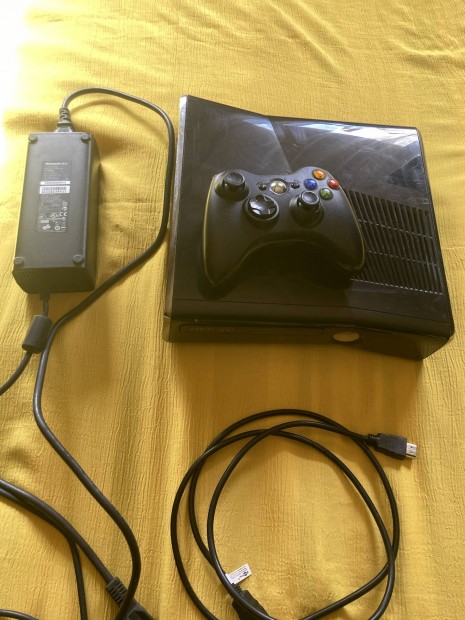 Xbox 360 S konzol