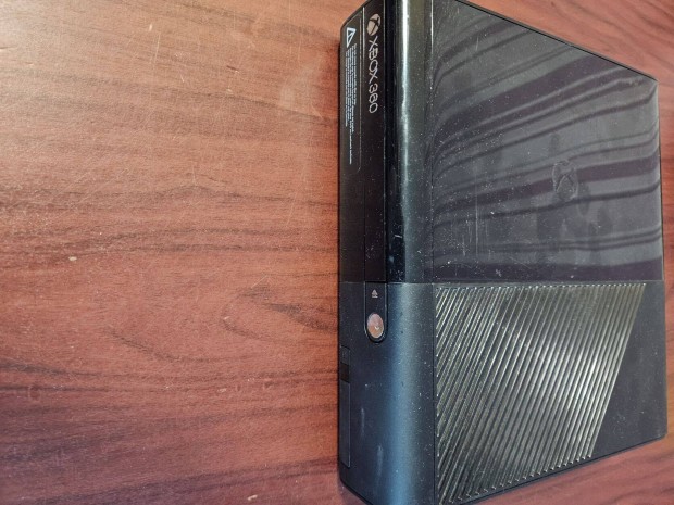 Xbox 360 Slim E csak a konzol hibtlan mkdssel elad
