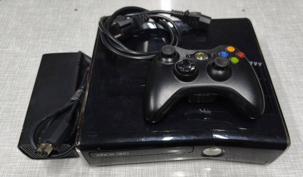 Xbox 360 Slim Rgh 3.0 500 GB 210 játék