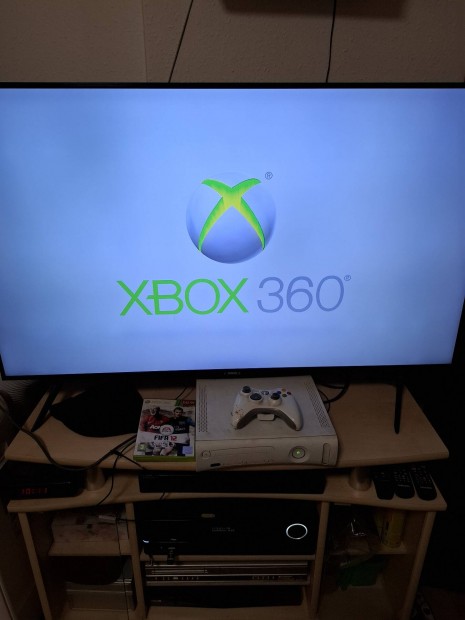 Xbox 360. 1 joyal