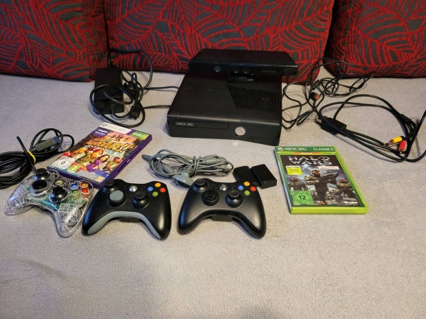 Xbox 360 (friss szervz, 2jtk, 3 kar, kinect)