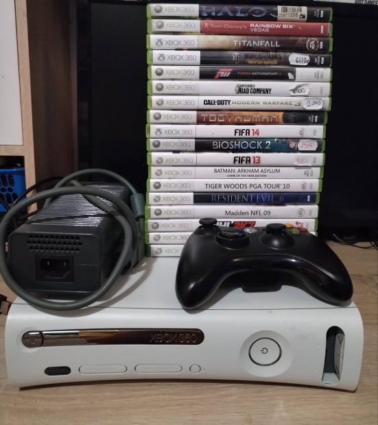 Xbox 360 egy karral 18 lemezzel 