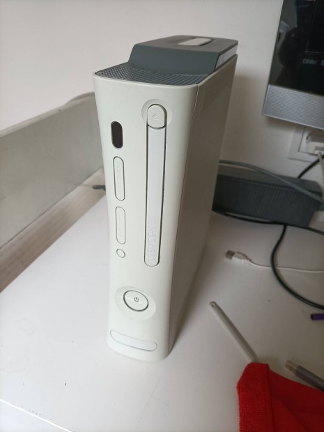 Xbox 360 elad 