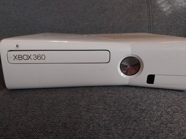 Xbox 360 konzol + tartozkai