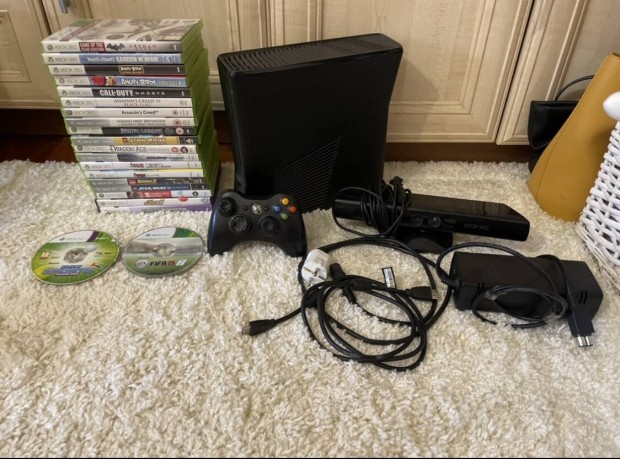 Xbox 360 slim 250gb, Kinnectel, 21+3 jtkkal