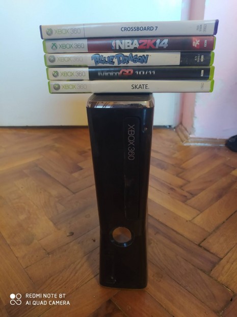 Xbox 360 slim 5 jtkkal, kontrollerrel, kbelekkel