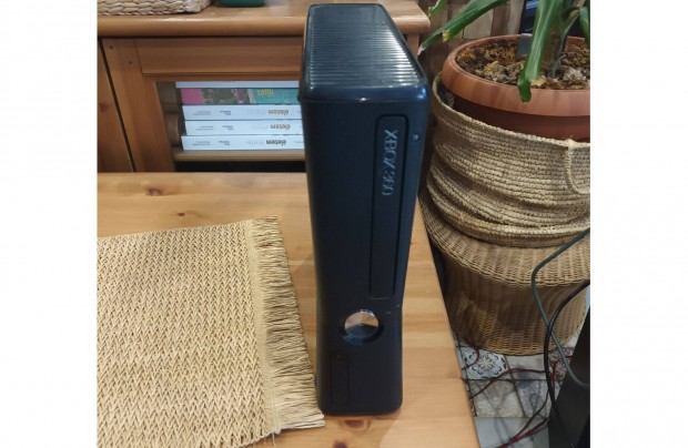 Xbox 360s 250gb konzol+jtkok 45db