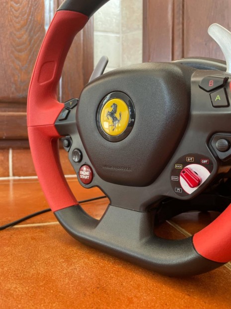 Xbox Ferrari 458 Spider Thrustmaster set (kormny s pedlok)