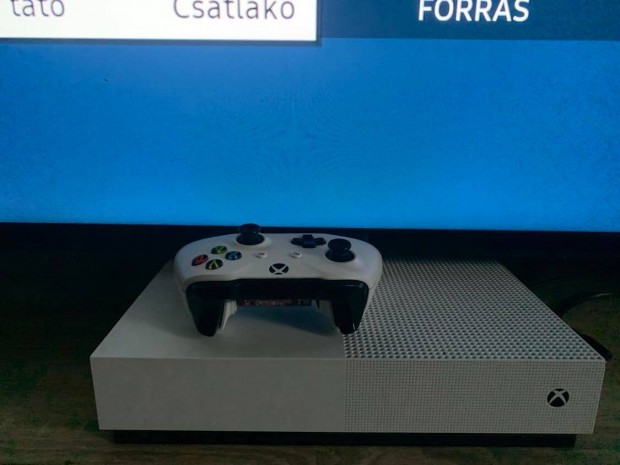 Xbox ONE Cserlnm