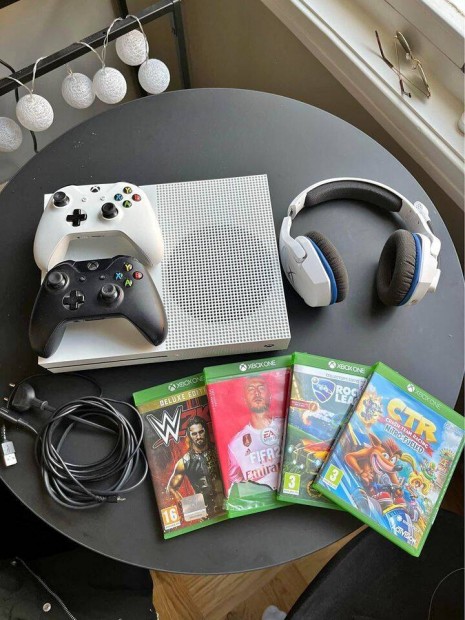 Xbox ONE S 1TB