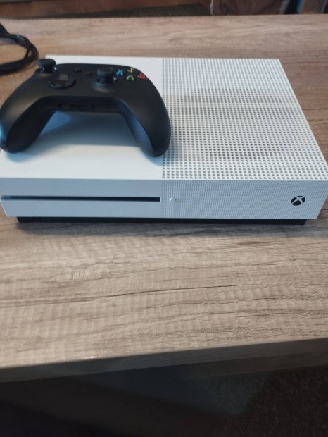 Xbox ONE S 1TB