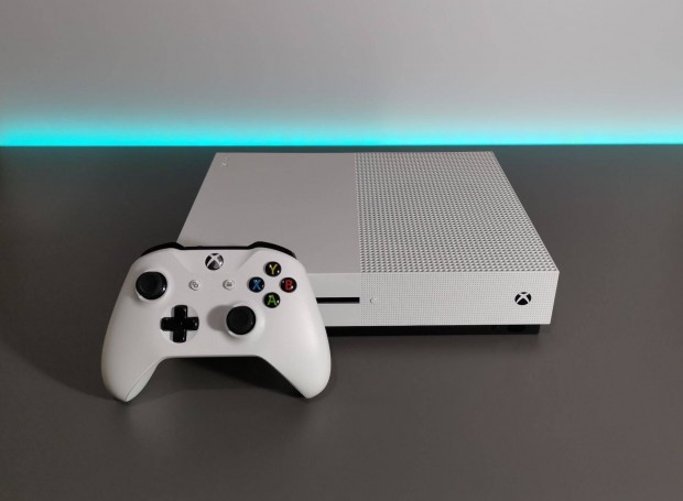 Xbox ONE S 1TB konzol minden tartozkval 6 hnap garancival!